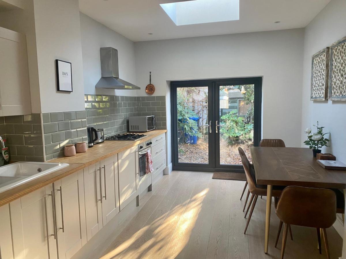 Delightful 2 Bedroom House Central Windsor Exterior foto